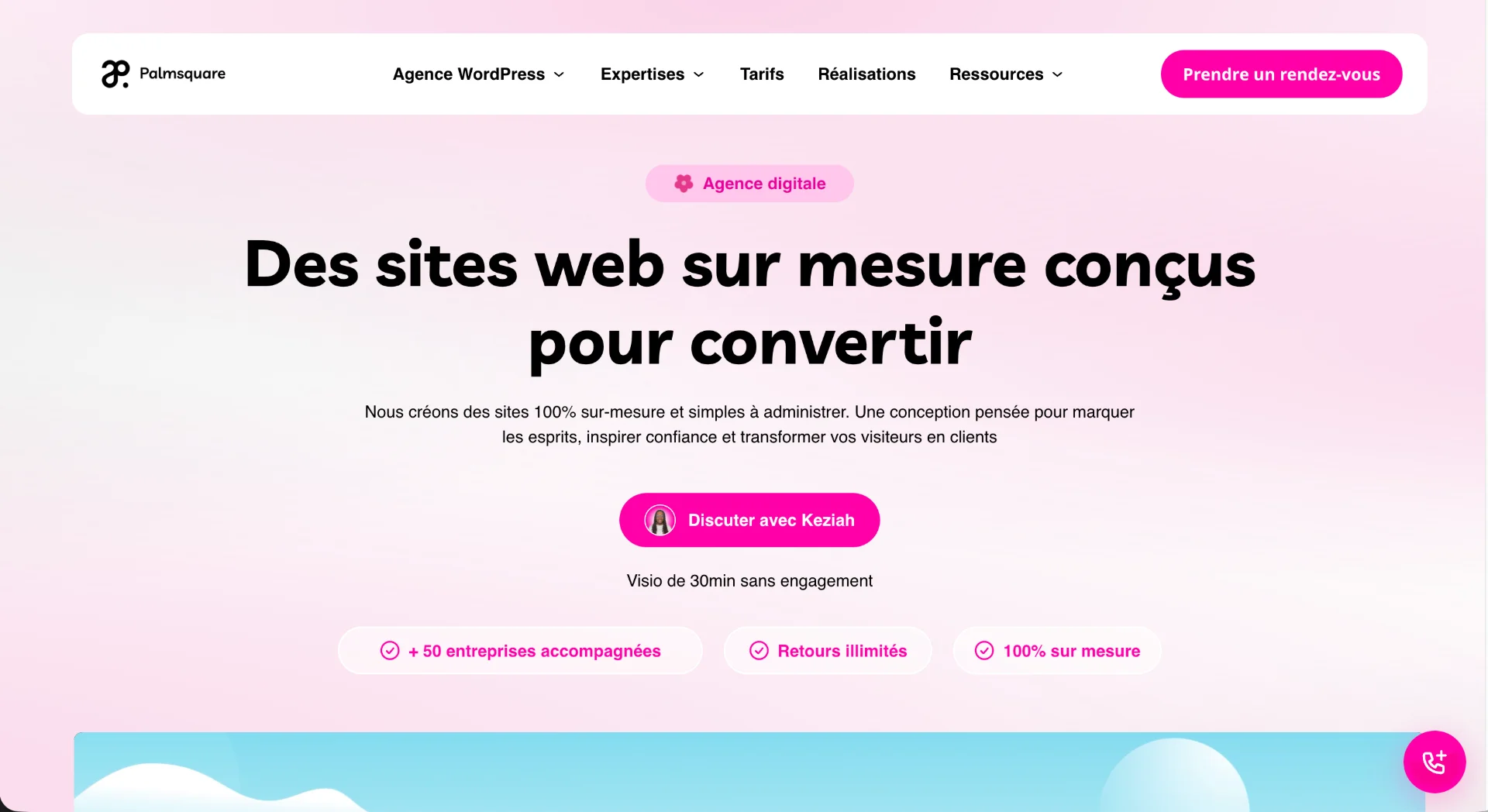 Capture d'écran du site Palmsquare présentant des services de création de sites web sur mesure avec design épuré rose.